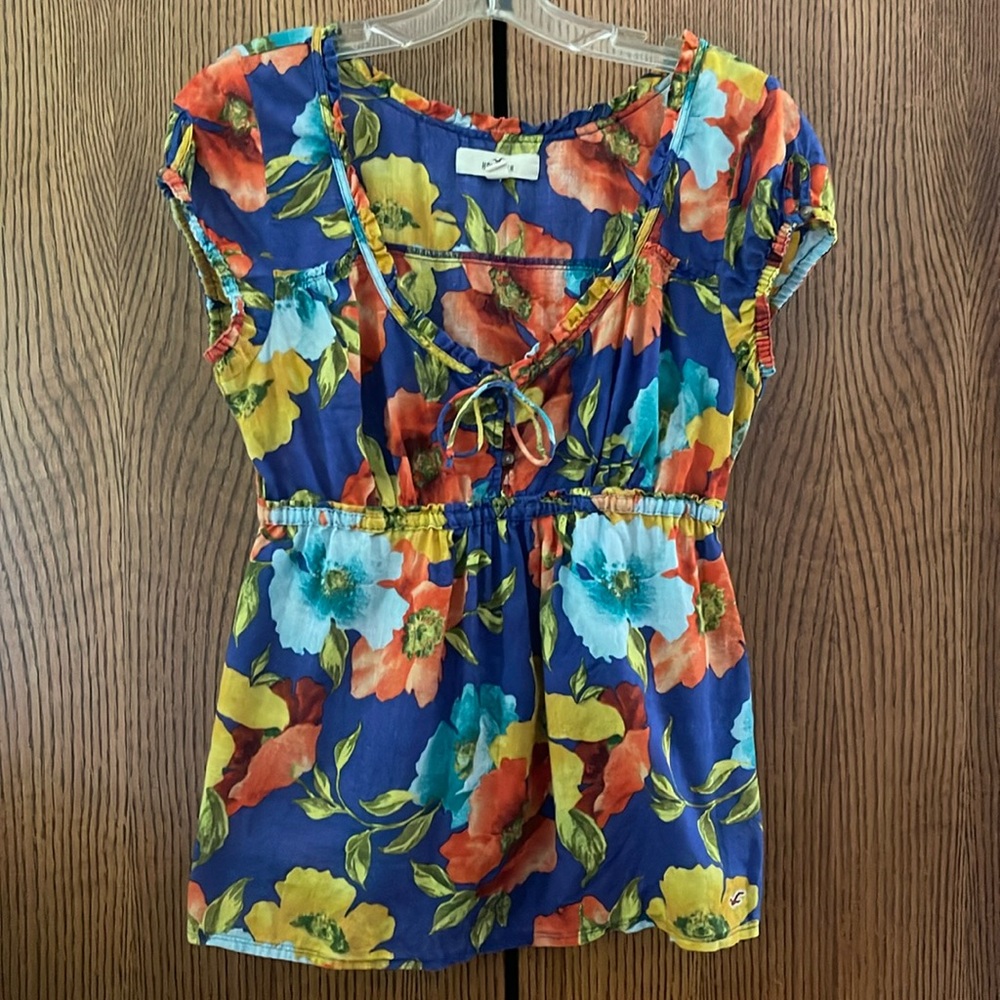 Hollister Tropical Top Size L
